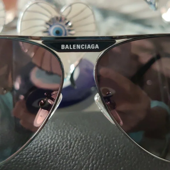 Authentic Balenciaga new season unisex aviator sunglasses - Picture 6 of 6